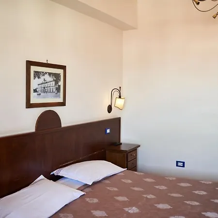 Hotel Max Aversa