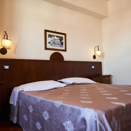 Hotel Max Aversa