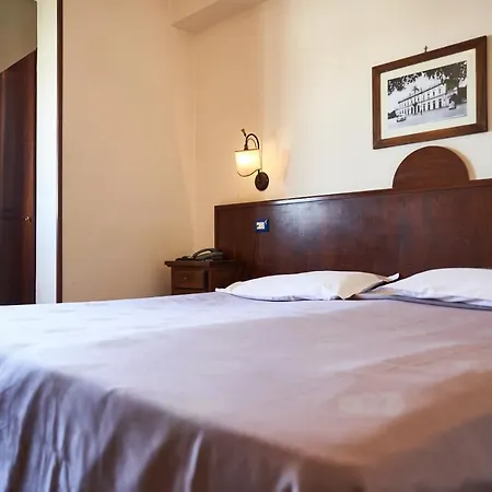Max Hotel