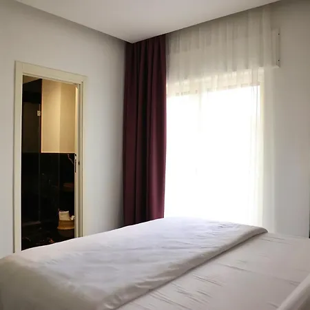 Max Hotel