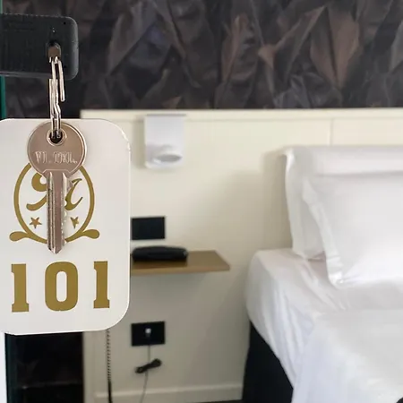 Max Otel Aversa