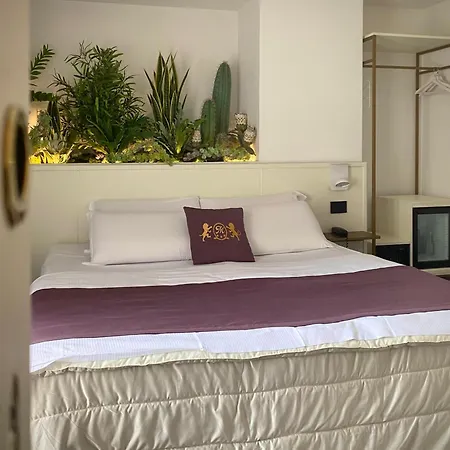 Otel Max 3*