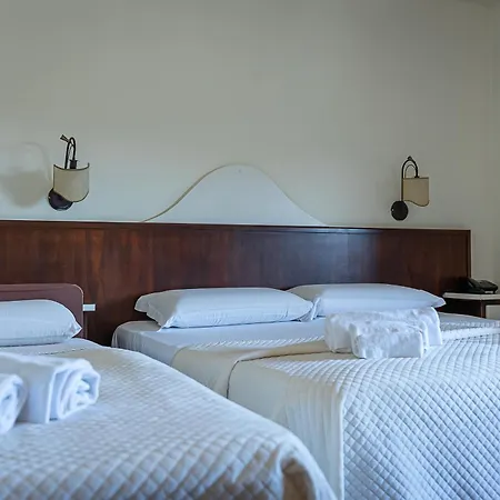 Max Hotel