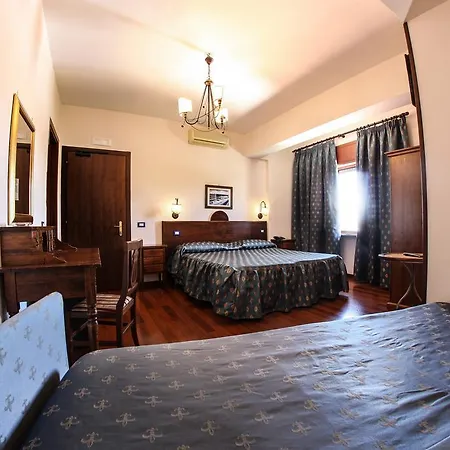 Max Hotel 3*