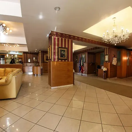 מלון Max אברסה